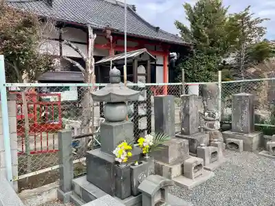 妙楽院の{uncategorized: "未分類", other: "その他", undefined: "問題あり", building: "その他建物", grave: "お墓", sacred_gate: "鳥居", guardian: "狛犬", statue: "像", buddha: "仏像", history: "歴史", nature: "自然", garden: "庭園", animal: "動物", pagoda: "塔", temizu: "手水舎", mountain_gate: "山門・神門", sanctuary: "本殿・本堂", subordinate: "末社・摂社", art: "芸術", scenery: "景色", jizo: "地蔵", ema: "絵馬", goshuin: "御朱印", omikuji: "おみくじ", items: "授与品その他", amulet: "お守り", goshuincho: "御朱印帳", eats: "食事", festival: "お祭り", votive_dance: "神楽", shichigosan: "七五三参", wedding: "結婚式", experience: "体験その他", initially: "初詣", around: "周辺", anti_infection: "感染症対策"}