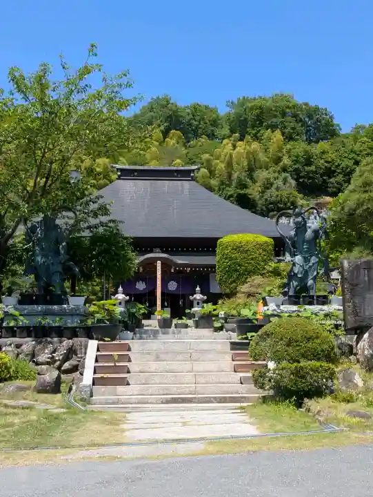 光明寺の{uncategorized: "未分類", other: "その他", undefined: "問題あり", building: "その他建物", grave: "お墓", sacred_gate: "鳥居", guardian: "狛犬", statue: "像", buddha: "仏像", history: "歴史", nature: "自然", garden: "庭園", animal: "動物", pagoda: "塔", temizu: "手水舎", mountain_gate: "山門・神門", sanctuary: "本殿・本堂", subordinate: "末社・摂社", art: "芸術", scenery: "景色", jizo: "地蔵", ema: "絵馬", goshuin: "御朱印", omikuji: "おみくじ", items: "授与品その他", amulet: "お守り", goshuincho: "御朱印帳", eats: "食事", festival: "お祭り", votive_dance: "神楽", shichigosan: "七五三参", wedding: "結婚式", experience: "体験その他", initially: "初詣", around: "周辺", anti_infection: "感染症対策"}