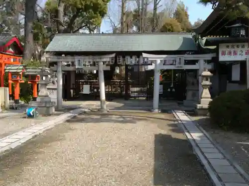 阿部野神社の{uncategorized: "未分類", other: "その他", undefined: "問題あり", building: "その他建物", grave: "お墓", sacred_gate: "鳥居", guardian: "狛犬", statue: "像", buddha: "仏像", history: "歴史", nature: "自然", garden: "庭園", animal: "動物", pagoda: "塔", temizu: "手水舎", mountain_gate: "山門・神門", sanctuary: "本殿・本堂", subordinate: "末社・摂社", art: "芸術", scenery: "景色", jizo: "地蔵", ema: "絵馬", goshuin: "御朱印", omikuji: "おみくじ", items: "授与品その他", amulet: "お守り", goshuincho: "御朱印帳", eats: "食事", festival: "お祭り", votive_dance: "神楽", shichigosan: "七五三参", wedding: "結婚式", experience: "体験その他", initially: "初詣", around: "周辺", anti_infection: "感染症対策"}
