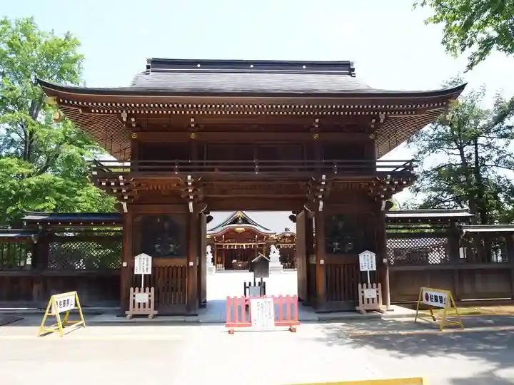 諏訪神社の山門・神門