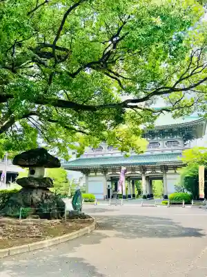 総持寺の{uncategorized: "未分類", other: "その他", undefined: "問題あり", building: "その他建物", grave: "お墓", sacred_gate: "鳥居", guardian: "狛犬", statue: "像", buddha: "仏像", history: "歴史", nature: "自然", garden: "庭園", animal: "動物", pagoda: "塔", temizu: "手水舎", mountain_gate: "山門・神門", sanctuary: "本殿・本堂", subordinate: "末社・摂社", art: "芸術", scenery: "景色", jizo: "地蔵", ema: "絵馬", goshuin: "御朱印", omikuji: "おみくじ", items: "授与品その他", amulet: "お守り", goshuincho: "御朱印帳", eats: "食事", festival: "お祭り", votive_dance: "神楽", shichigosan: "七五三参", wedding: "結婚式", experience: "体験その他", initially: "初詣", around: "周辺", anti_infection: "感染症対策"}