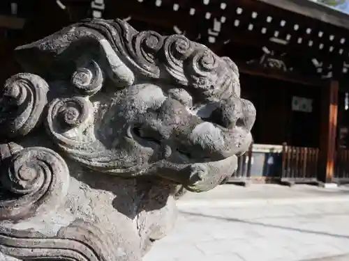 山梨縣護國神社の狛犬