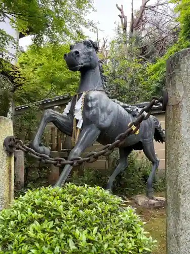 粟田神社の{uncategorized: "未分類", other: "その他", undefined: "問題あり", building: "その他建物", grave: "お墓", sacred_gate: "鳥居", guardian: "狛犬", statue: "像", buddha: "仏像", history: "歴史", nature: "自然", garden: "庭園", animal: "動物", pagoda: "塔", temizu: "手水舎", mountain_gate: "山門・神門", sanctuary: "本殿・本堂", subordinate: "末社・摂社", art: "芸術", scenery: "景色", jizo: "地蔵", ema: "絵馬", goshuin: "御朱印", omikuji: "おみくじ", items: "授与品その他", amulet: "お守り", goshuincho: "御朱印帳", eats: "食事", festival: "お祭り", votive_dance: "神楽", shichigosan: "七五三参", wedding: "結婚式", experience: "体験その他", initially: "初詣", around: "周辺", anti_infection: "感染症対策"}