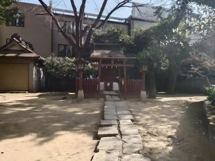 天満神社(武蔵一宮氷川神社末社)の{uncategorized: "未分類", other: "その他", undefined: "問題あり", building: "その他建物", grave: "お墓", sacred_gate: "鳥居", guardian: "狛犬", statue: "像", buddha: "仏像", history: "歴史", nature: "自然", garden: "庭園", animal: "動物", pagoda: "塔", temizu: "手水舎", mountain_gate: "山門・神門", sanctuary: "本殿・本堂", subordinate: "末社・摂社", art: "芸術", scenery: "景色", jizo: "地蔵", ema: "絵馬", goshuin: "御朱印", omikuji: "おみくじ", items: "授与品その他", amulet: "お守り", goshuincho: "御朱印帳", eats: "食事", festival: "お祭り", votive_dance: "神楽", shichigosan: "七五三参", wedding: "結婚式", experience: "体験その他", initially: "初詣", around: "周辺", anti_infection: "感染症対策"}