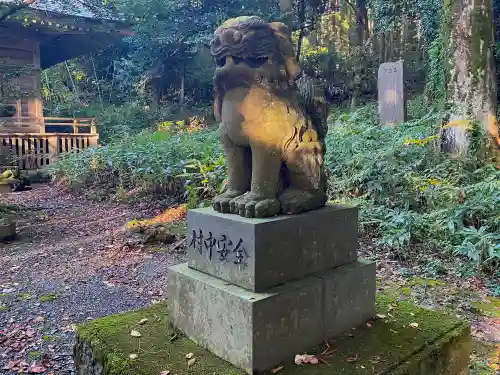 小物忌神社の狛犬