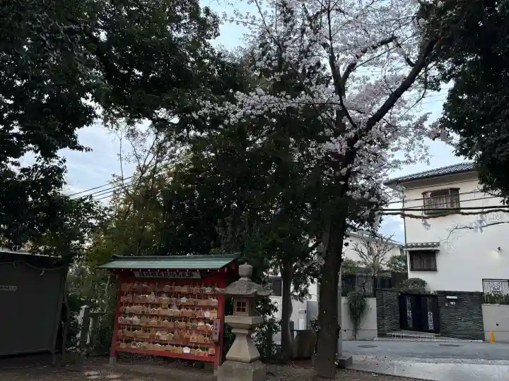越木岩神社の{uncategorized: "未分類", other: "その他", undefined: "問題あり", building: "その他建物", grave: "お墓", sacred_gate: "鳥居", guardian: "狛犬", statue: "像", buddha: "仏像", history: "歴史", nature: "自然", garden: "庭園", animal: "動物", pagoda: "塔", temizu: "手水舎", mountain_gate: "山門・神門", sanctuary: "本殿・本堂", subordinate: "末社・摂社", art: "芸術", scenery: "景色", jizo: "地蔵", ema: "絵馬", goshuin: "御朱印", omikuji: "おみくじ", items: "授与品その他", amulet: "お守り", goshuincho: "御朱印帳", eats: "食事", festival: "お祭り", votive_dance: "神楽", shichigosan: "七五三参", wedding: "結婚式", experience: "体験その他", initially: "初詣", around: "周辺", anti_infection: "感染症対策"}