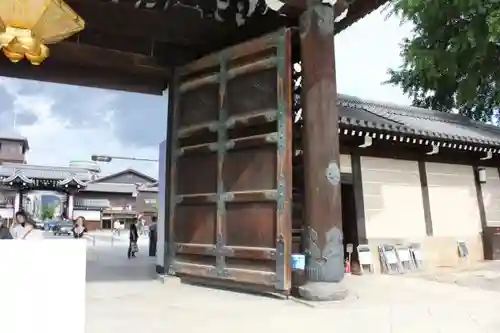 東本願寺（真宗本廟）の山門