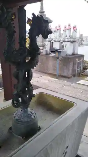 富徳寺の手水舎