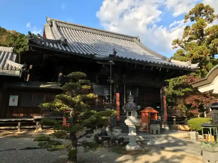金泉寺の本殿・本堂