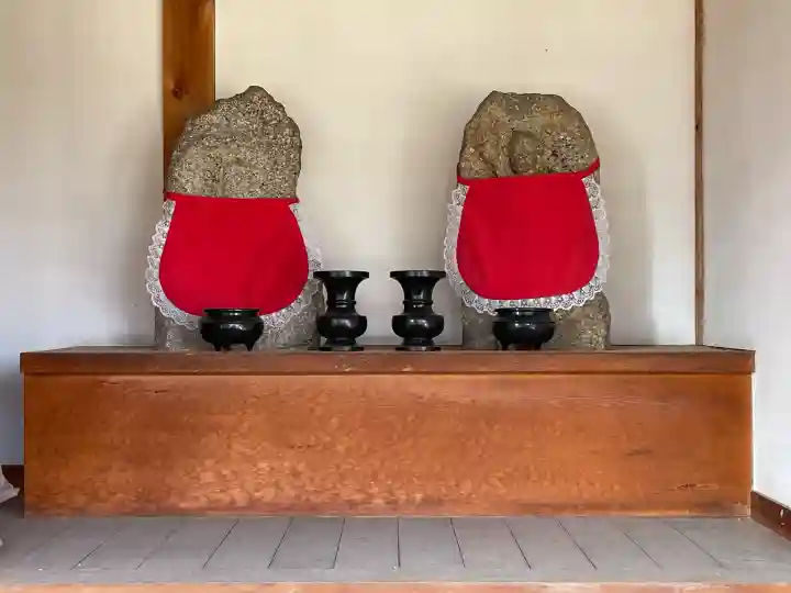 地蔵堂(南無地蔵尊)の{uncategorized: "未分類", other: "その他", undefined: "問題あり", building: "その他建物", grave: "お墓", sacred_gate: "鳥居", guardian: "狛犬", statue: "像", buddha: "仏像", history: "歴史", nature: "自然", garden: "庭園", animal: "動物", pagoda: "塔", temizu: "手水舎", mountain_gate: "山門・神門", sanctuary: "本殿・本堂", subordinate: "末社・摂社", art: "芸術", scenery: "景色", jizo: "地蔵", ema: "絵馬", goshuin: "御朱印", omikuji: "おみくじ", items: "授与品その他", amulet: "お守り", goshuincho: "御朱印帳", eats: "食事", festival: "お祭り", votive_dance: "神楽", shichigosan: "七五三参", wedding: "結婚式", experience: "体験その他", initially: "初詣", around: "周辺", anti_infection: "感染症対策"}