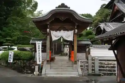 八坂寺の山門・神門