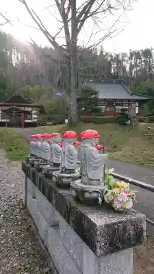 長福寺の{uncategorized: "未分類", other: "その他", undefined: "問題あり", building: "その他建物", grave: "お墓", sacred_gate: "鳥居", guardian: "狛犬", statue: "像", buddha: "仏像", history: "歴史", nature: "自然", garden: "庭園", animal: "動物", pagoda: "塔", temizu: "手水舎", mountain_gate: "山門・神門", sanctuary: "本殿・本堂", subordinate: "末社・摂社", art: "芸術", scenery: "景色", jizo: "地蔵", ema: "絵馬", goshuin: "御朱印", omikuji: "おみくじ", items: "授与品その他", amulet: "お守り", goshuincho: "御朱印帳", eats: "食事", festival: "お祭り", votive_dance: "神楽", shichigosan: "七五三参", wedding: "結婚式", experience: "体験その他", initially: "初詣", around: "周辺", anti_infection: "感染症対策"}