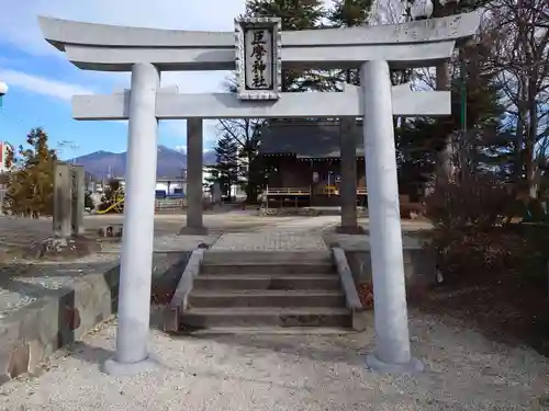 巨摩神社の鳥居