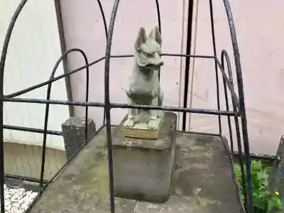 伏見大漁稲荷神社の{uncategorized: "未分類", other: "その他", undefined: "問題あり", building: "その他建物", grave: "お墓", sacred_gate: "鳥居", guardian: "狛犬", statue: "像", buddha: "仏像", history: "歴史", nature: "自然", garden: "庭園", animal: "動物", pagoda: "塔", temizu: "手水舎", mountain_gate: "山門・神門", sanctuary: "本殿・本堂", subordinate: "末社・摂社", art: "芸術", scenery: "景色", jizo: "地蔵", ema: "絵馬", goshuin: "御朱印", omikuji: "おみくじ", items: "授与品その他", amulet: "お守り", goshuincho: "御朱印帳", eats: "食事", festival: "お祭り", votive_dance: "神楽", shichigosan: "七五三参", wedding: "結婚式", experience: "体験その他", initially: "初詣", around: "周辺", anti_infection: "感染症対策"}