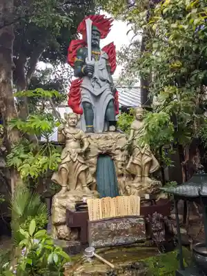 勝満山 崇彦寺の像