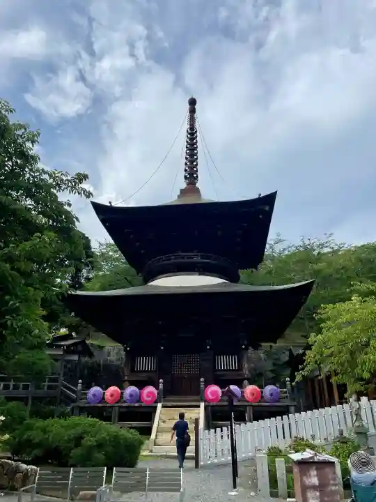 楽法寺(雨引観音)の{uncategorized: "未分類", other: "その他", undefined: "問題あり", building: "その他建物", grave: "お墓", sacred_gate: "鳥居", guardian: "狛犬", statue: "像", buddha: "仏像", history: "歴史", nature: "自然", garden: "庭園", animal: "動物", pagoda: "塔", temizu: "手水舎", mountain_gate: "山門・神門", sanctuary: "本殿・本堂", subordinate: "末社・摂社", art: "芸術", scenery: "景色", jizo: "地蔵", ema: "絵馬", goshuin: "御朱印", omikuji: "おみくじ", items: "授与品その他", amulet: "お守り", goshuincho: "御朱印帳", eats: "食事", festival: "お祭り", votive_dance: "神楽", shichigosan: "七五三参", wedding: "結婚式", experience: "体験その他", initially: "初詣", around: "周辺", anti_infection: "感染症対策"}