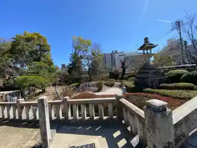 鶴羽根神社の{uncategorized: "未分類", other: "その他", undefined: "問題あり", building: "その他建物", grave: "お墓", sacred_gate: "鳥居", guardian: "狛犬", statue: "像", buddha: "仏像", history: "歴史", nature: "自然", garden: "庭園", animal: "動物", pagoda: "塔", temizu: "手水舎", mountain_gate: "山門・神門", sanctuary: "本殿・本堂", subordinate: "末社・摂社", art: "芸術", scenery: "景色", jizo: "地蔵", ema: "絵馬", goshuin: "御朱印", omikuji: "おみくじ", items: "授与品その他", amulet: "お守り", goshuincho: "御朱印帳", eats: "食事", festival: "お祭り", votive_dance: "神楽", shichigosan: "七五三参", wedding: "結婚式", experience: "体験その他", initially: "初詣", around: "周辺", anti_infection: "感染症対策"}