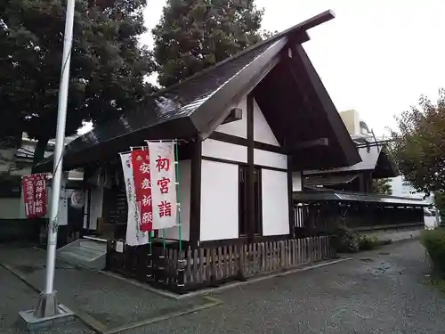 母智丘神社の本殿・本堂