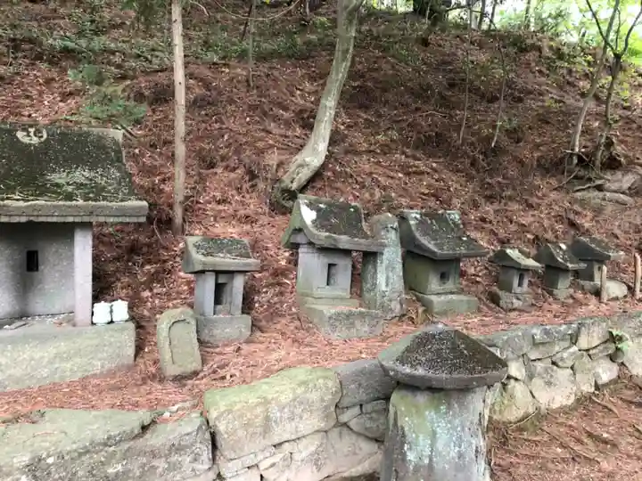 足長神社の末社・摂社