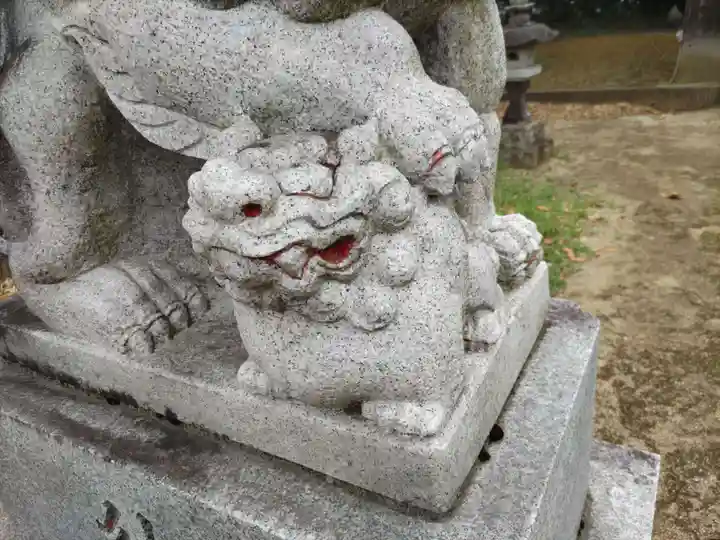 八幡神社(岡発戸)の狛犬