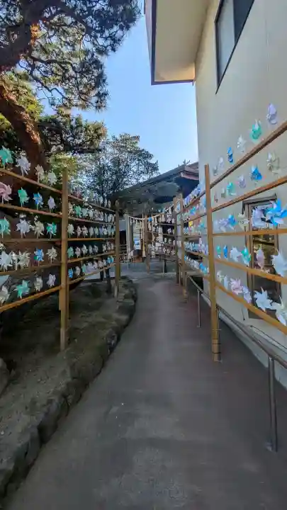 仙台八坂神社の{uncategorized: "未分類", other: "その他", undefined: "問題あり", building: "その他建物", grave: "お墓", sacred_gate: "鳥居", guardian: "狛犬", statue: "像", buddha: "仏像", history: "歴史", nature: "自然", garden: "庭園", animal: "動物", pagoda: "塔", temizu: "手水舎", mountain_gate: "山門・神門", sanctuary: "本殿・本堂", subordinate: "末社・摂社", art: "芸術", scenery: "景色", jizo: "地蔵", ema: "絵馬", goshuin: "御朱印", omikuji: "おみくじ", items: "授与品その他", amulet: "お守り", goshuincho: "御朱印帳", eats: "食事", festival: "お祭り", votive_dance: "神楽", shichigosan: "七五三参", wedding: "結婚式", experience: "体験その他", initially: "初詣", around: "周辺", anti_infection: "感染症対策"}