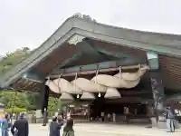 出雲大社神楽殿の{uncategorized: "未分類", other: "その他", undefined: "問題あり", building: "その他建物", grave: "お墓", sacred_gate: "鳥居", guardian: "狛犬", statue: "像", buddha: "仏像", history: "歴史", nature: "自然", garden: "庭園", animal: "動物", pagoda: "塔", temizu: "手水舎", mountain_gate: "山門・神門", sanctuary: "本殿・本堂", subordinate: "末社・摂社", art: "芸術", scenery: "景色", jizo: "地蔵", ema: "絵馬", goshuin: "御朱印", omikuji: "おみくじ", items: "授与品その他", amulet: "お守り", goshuincho: "御朱印帳", eats: "食事", festival: "お祭り", votive_dance: "神楽", shichigosan: "七五三参", wedding: "結婚式", experience: "体験その他", initially: "初詣", around: "周辺", anti_infection: "感染症対策"}