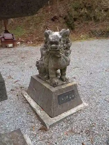 尾崎神社の狛犬