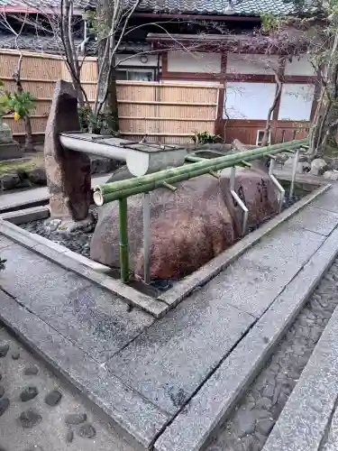 安井金比羅宮の{uncategorized: "未分類", other: "その他", undefined: "問題あり", building: "その他建物", grave: "お墓", sacred_gate: "鳥居", guardian: "狛犬", statue: "像", buddha: "仏像", history: "歴史", nature: "自然", garden: "庭園", animal: "動物", pagoda: "塔", temizu: "手水舎", mountain_gate: "山門・神門", sanctuary: "本殿・本堂", subordinate: "末社・摂社", art: "芸術", scenery: "景色", jizo: "地蔵", ema: "絵馬", goshuin: "御朱印", omikuji: "おみくじ", items: "授与品その他", amulet: "お守り", goshuincho: "御朱印帳", eats: "食事", festival: "お祭り", votive_dance: "神楽", shichigosan: "七五三参", wedding: "結婚式", experience: "体験その他", initially: "初詣", around: "周辺", anti_infection: "感染症対策"}