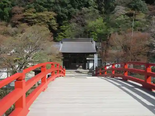 室生寺の山門