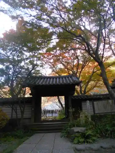 瑞泉寺の山門