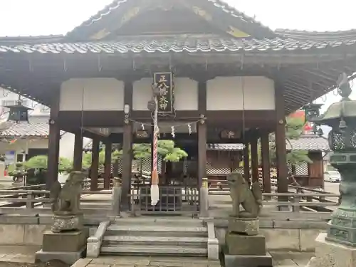 八幡神社の本殿・本堂