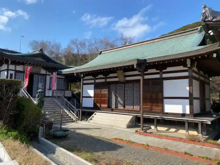 八浄寺の{uncategorized: "未分類", other: "その他", undefined: "問題あり", building: "その他建物", grave: "お墓", sacred_gate: "鳥居", guardian: "狛犬", statue: "像", buddha: "仏像", history: "歴史", nature: "自然", garden: "庭園", animal: "動物", pagoda: "塔", temizu: "手水舎", mountain_gate: "山門・神門", sanctuary: "本殿・本堂", subordinate: "末社・摂社", art: "芸術", scenery: "景色", jizo: "地蔵", ema: "絵馬", goshuin: "御朱印", omikuji: "おみくじ", items: "授与品その他", amulet: "お守り", goshuincho: "御朱印帳", eats: "食事", festival: "お祭り", votive_dance: "神楽", shichigosan: "七五三参", wedding: "結婚式", experience: "体験その他", initially: "初詣", around: "周辺", anti_infection: "感染症対策"}