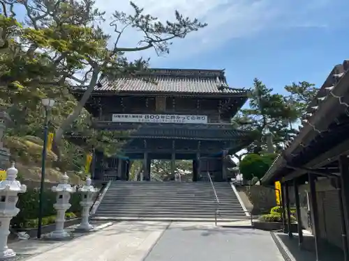 誕生寺の山門・神門