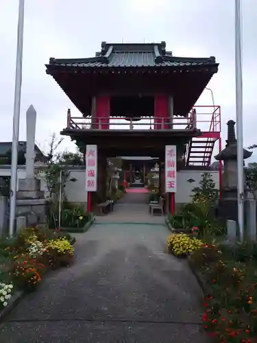 泉竜寺(乙女不動尊)の山門・神門