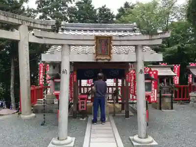 王地山まけきらい稲荷の本殿・本堂