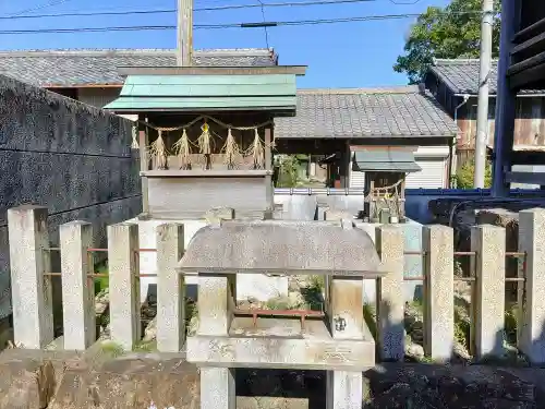 白山神社（高田寺白山社）の末社・摂社