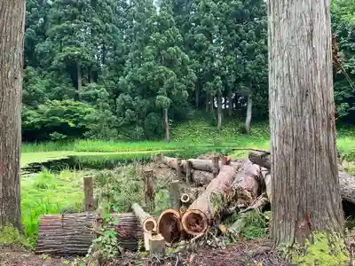 郡殿の池弁財天社(新潟県)