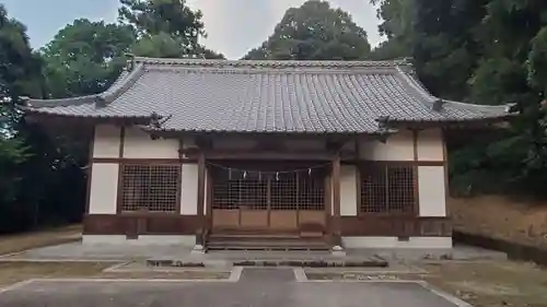 白鳥神社の本殿