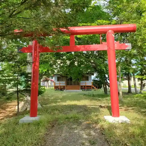 一本木稲荷神社の鳥居