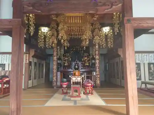 西来寺の本殿・本堂