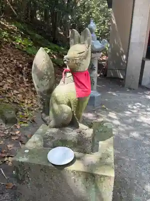稲荷神社の{uncategorized: "未分類", other: "その他", undefined: "問題あり", building: "その他建物", grave: "お墓", sacred_gate: "鳥居", guardian: "狛犬", statue: "像", buddha: "仏像", history: "歴史", nature: "自然", garden: "庭園", animal: "動物", pagoda: "塔", temizu: "手水舎", mountain_gate: "山門・神門", sanctuary: "本殿・本堂", subordinate: "末社・摂社", art: "芸術", scenery: "景色", jizo: "地蔵", ema: "絵馬", goshuin: "御朱印", omikuji: "おみくじ", items: "授与品その他", amulet: "お守り", goshuincho: "御朱印帳", eats: "食事", festival: "お祭り", votive_dance: "神楽", shichigosan: "七五三参", wedding: "結婚式", experience: "体験その他", initially: "初詣", around: "周辺", anti_infection: "感染症対策"}