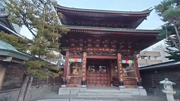 中央寺の山門・神門