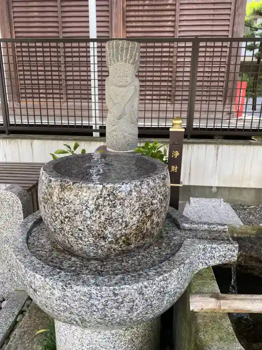 清浄華院の手水舎