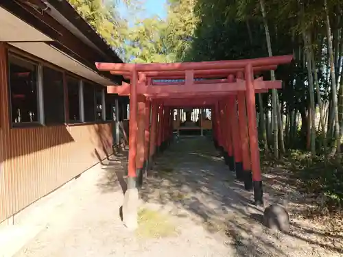 正一位稲荷神社の鳥居