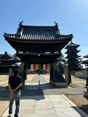 善通寺の{uncategorized: "未分類", other: "その他", undefined: "問題あり", building: "その他建物", grave: "お墓", sacred_gate: "鳥居", guardian: "狛犬", statue: "像", buddha: "仏像", history: "歴史", nature: "自然", garden: "庭園", animal: "動物", pagoda: "塔", temizu: "手水舎", mountain_gate: "山門・神門", sanctuary: "本殿・本堂", subordinate: "末社・摂社", art: "芸術", scenery: "景色", jizo: "地蔵", ema: "絵馬", goshuin: "御朱印", omikuji: "おみくじ", items: "授与品その他", amulet: "お守り", goshuincho: "御朱印帳", eats: "食事", festival: "お祭り", votive_dance: "神楽", shichigosan: "七五三参", wedding: "結婚式", experience: "体験その他", initially: "初詣", around: "周辺", anti_infection: "感染症対策"}