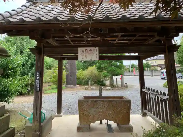境香取神社の手水舎