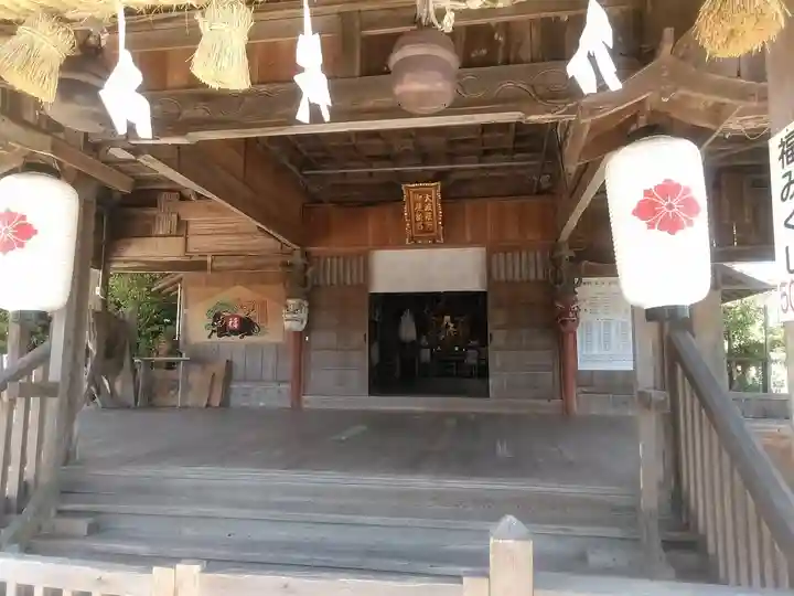 大原八幡神社の本殿・本堂