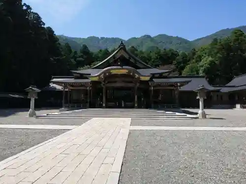 彌彦神社の本殿・本堂