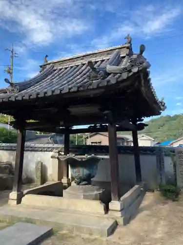 西国寺の手水舎