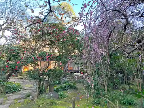 宝戒寺の庭園